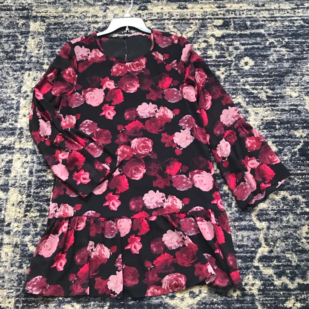 Stunning drop waist ruffle hem dress!